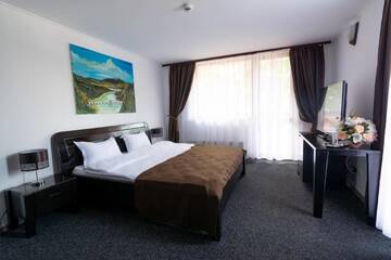 Фото номера Апартаменты Делюкс Отель Hotel Admiraz г. Дурэу 3