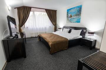 Фото номера Номер с кроватью размера «king-size» Отель Hotel Admiraz г. Дурэу 5